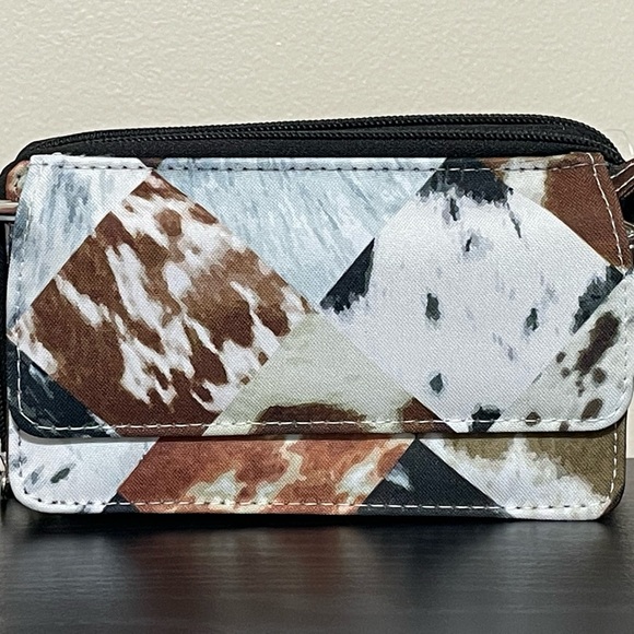 🎉❤️Cow Days Patchwork Crossbody Purse Clutch Wristlet Organizer - Picture 1 of 4
